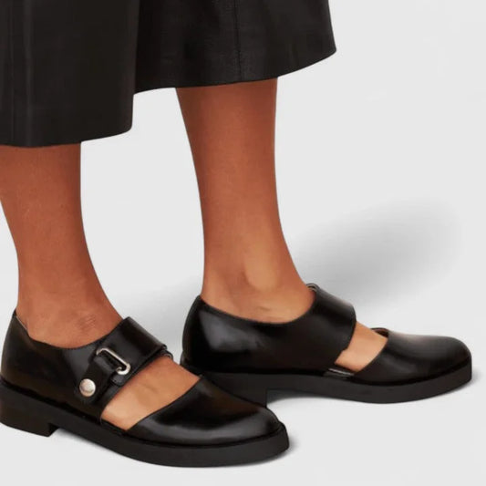 Women's patent leather Mary-Jane flats with side cut-outs – Black