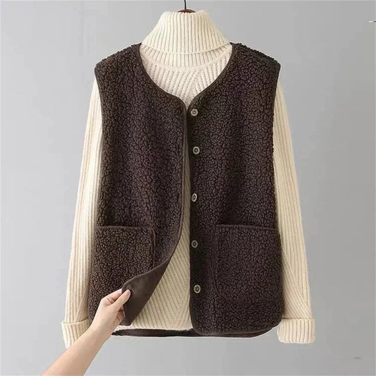 Women's lamb wool-blend fleece gilet with button-up front