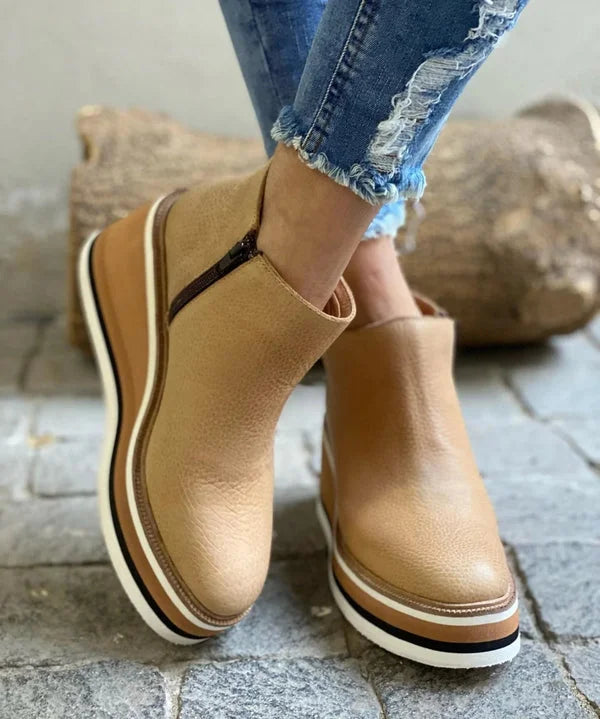 Women's suede slip-on Chelsea boots with platform sole – Beige