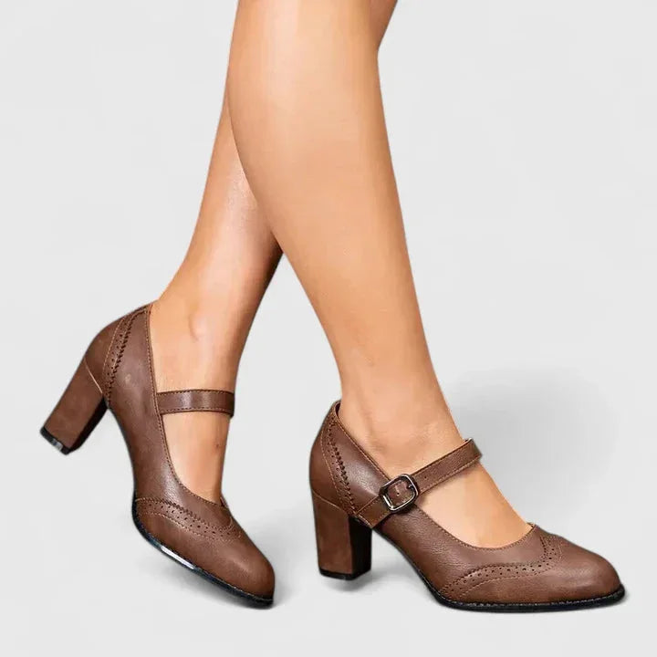 Women's faux-leather brogue Mary Jane block-heel shoes with buckle strap – Brown