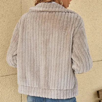 Women's textured sherpa fleece jacket with full-zip and wide collar